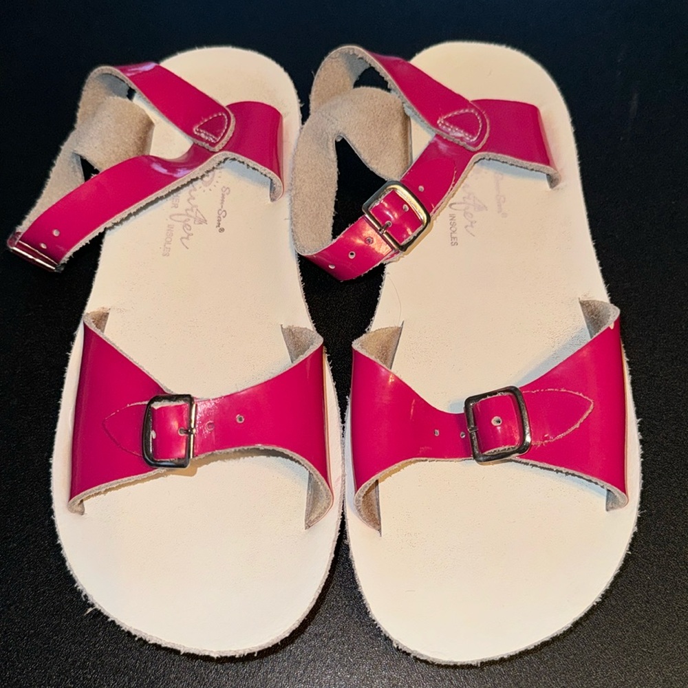 Pink sun San sandals size 3 great used condition